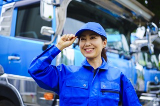 トラック運転手 の仕事とは？年収はどれくらい？